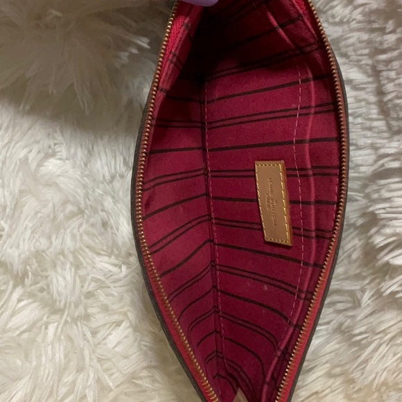 LV WRISTLET GM - Picture 4 of 6